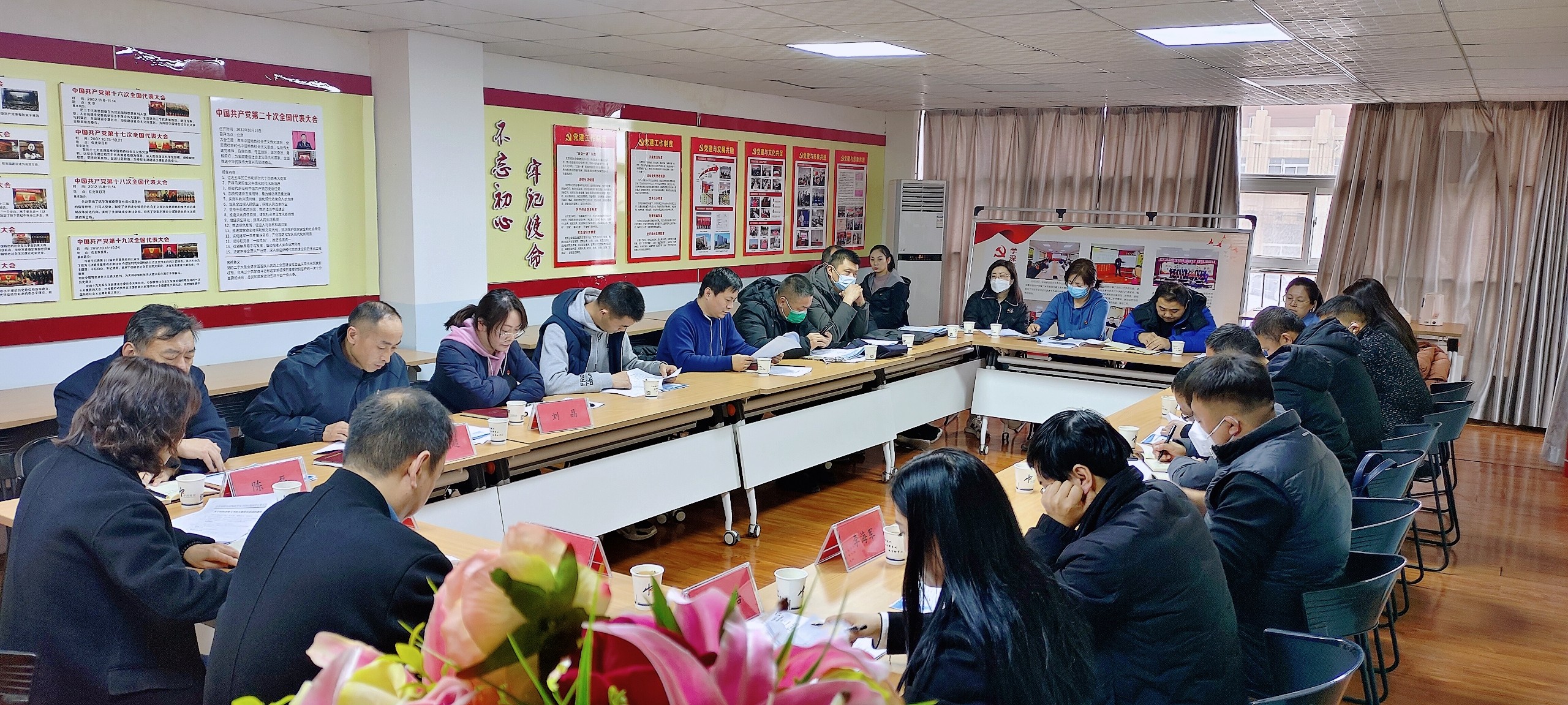 走進(jìn)項(xiàng)目一線 共謀經(jīng)濟(jì)發(fā)展 ——安陽(yáng)市市場(chǎng)監(jiān)管局12315投訴中心黨支部與中潤(rùn)建設(shè)黨支部聯(lián)合開展主題黨日活動(dòng)